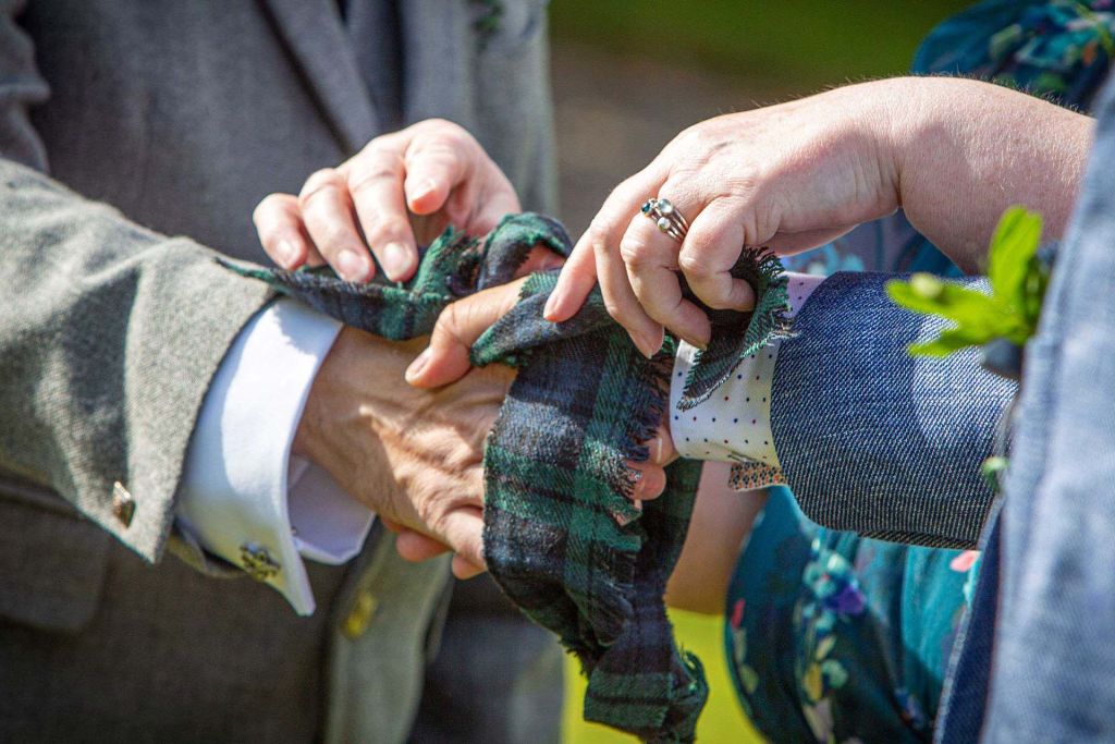 handfasting-ceremony-aberdeenshire-Scotland handfasting ceremony Aberdeenshire Scotland