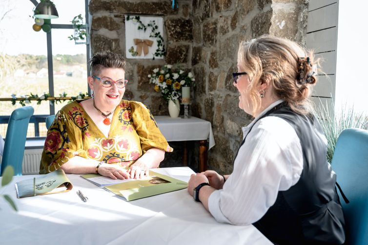 Having a Dead Good Conversation