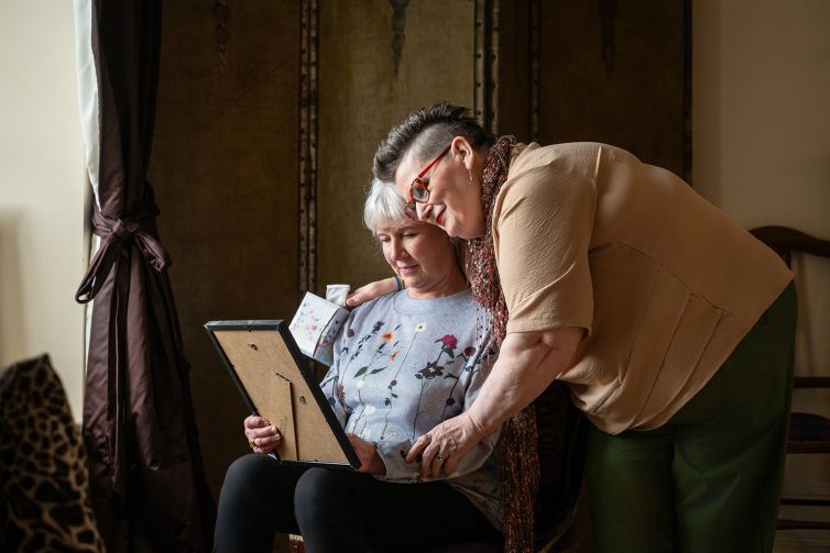 Isabel in conversation with a clients about end-of-life planning.